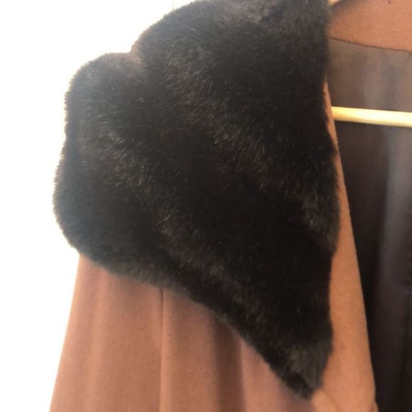 VINTAGE MARY LANE WINTER COAT MUST BE AUTHENTICATED Fur collar /cuffs 50 yr old. - Picture 5 of 15